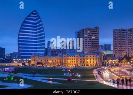 Aserbaidschan, Baku, das Trump Hotel und Tower, Dämmerung Stockfoto