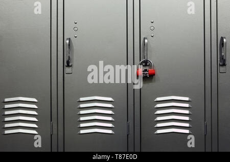 Spind In einer Umkleidekabine Stockfoto