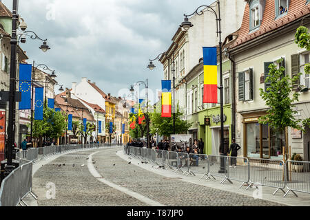 Stadt Sibiu, Rumänien - 9. Mai 2019. Balcescu Fußgängerzone bereit für Tag der Europäischen Union und die Aufnahme an der informellen Tagung der Staats- und Stockfoto