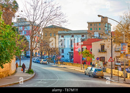 Palermo, Italien - 18. März 2019: Straße am frühen Abend in Palermo, Sizilien Stockfoto