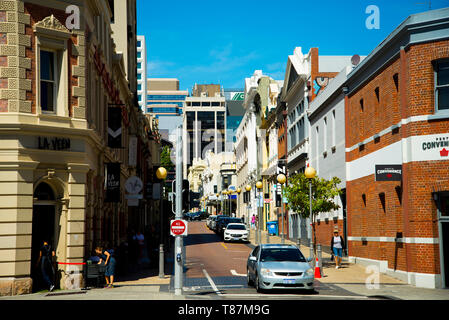 PERTH, Australien - 2. März, 2019: Iconic Luxus Shopping Stores auf der nördlichen Seite der King Street Stockfoto