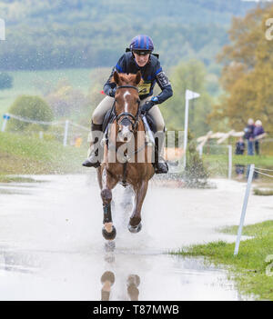 Dodson Horrell und Chatsworth House International Horse Trials, Derbyshire, England, 11. Mai 2019. Zara Tindall und ihrem Pferd passen meiner Klasse Stockfoto