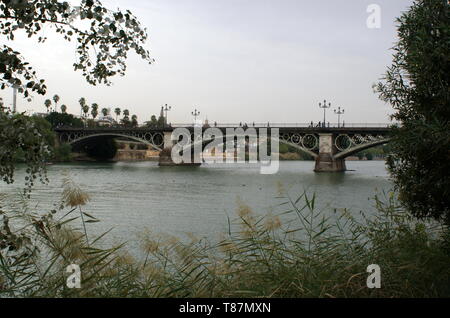 Isabel II Brücke (Triana Brücke), Sevilla, Spanien Stockfoto