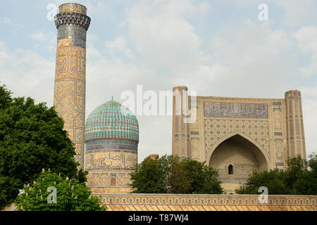 Blick auf den Bibi-Khanym Moschee, eine der größten Moscheen der islamischen Welt, von Timur im 15. Jahrhundert erbaut, Samarkand, Usbekistan Stockfoto