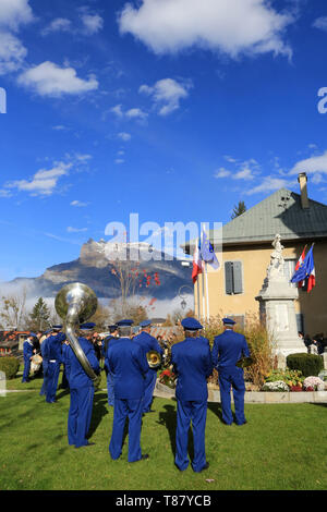 Batterie Fanfare "La Renaissance". Cérémonie du 11 Novembre. Monument Aux Morts. Saint-Gervais-les-Bains. Stockfoto