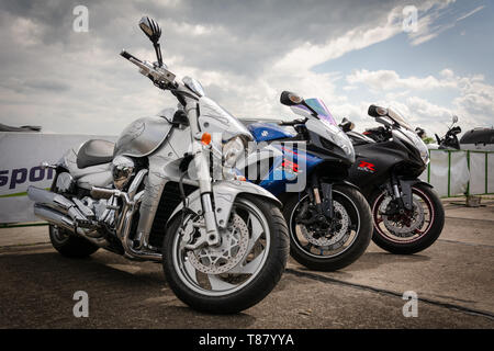 Tiraspol, Moldau - Mai 11, 2019: Drag Straße Suzuki Bike Motorrad für Rennen auf 11 Drag racing Turniere bereit Stockfoto