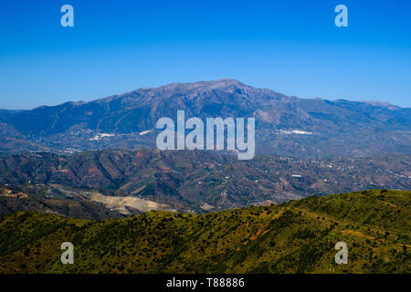 Blick von La Maroma von Comares, Axarquia, Malaga, Andalusien, Costa del Sol, Spanien Stockfoto