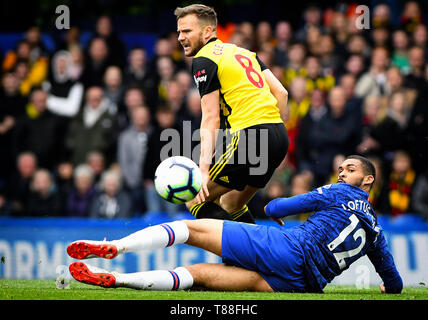 Tom Cleverley von Watford und Ruben Loftus-Cheek von Chelsea - Chelsea v Watford, Premier League, Stamford Bridge, London, 5. Mai 2019 Editorial nur verwenden - DataCo Einschränkungen Stockfoto