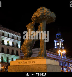 Die Statue des Bären und des Erdbeerbaumes (La Osa y el Madroño), Plaza Puerta del Sol, Madrid, Spanien Stockfoto
