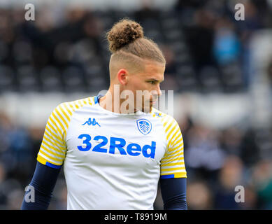 Pride Park, Derby, Großbritannien. 11. Mai, 2019. EFL-Meisterschaft Fußball, Halbfinale, Hinspiele Endspiel, Derby County gegen Leeds United; Leslie Phillips von Leeds United wärmt für das Spiel: Action Plus Sport/Alamy leben Nachrichten Stockfoto