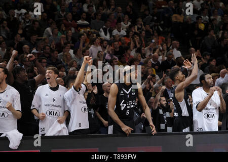 Paris, Frankreich. 11. Mai, 2019. Die Freude des ASVEL Team dring der Französischen Cup Basketball Finale zwischen ASVEL und Le Mans am AccorHotel Arena in Paris. LDLC ASVEL gewann das französische Cup 70-61 Quelle: Pierre Stevenin/ZUMA Draht/Alamy leben Nachrichten Stockfoto