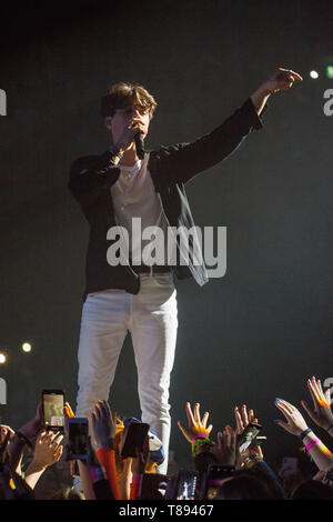 Glasgow, Schottland, Großbritannien. 11. Mai 2019. Die Vamps in Concert - Vier Ecken UK Tour an der Hydro-Arena in Glasgow. Die Vampire sind eine der erfolgreichsten britischen Bands, eine riesige Menge von Erfolg und Anerkennung in der ganzen Welt. Die Vamps haben über 2 Milliarden streams Global abgeholt und haben monatlich 8,4 Millionen Zuhörer und 1,7 Millionen Anhänger auf Spotify. Sie sind auch einer der meist beobachteten Künstlern auf YouTube, mit über 600 Millionen Video Views. Credit: Colin Fisher/Alamy leben Nachrichten Stockfoto