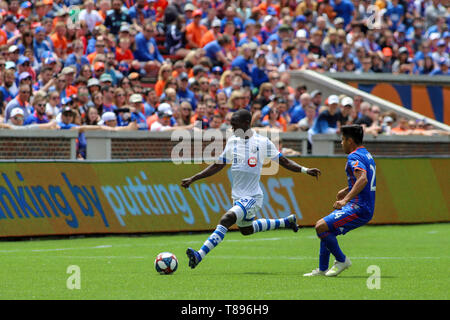 Cincinnati, Ohio, USA. 11. Mai, 2019. Montreal's Zakaria Diallo kickt den Ball während ein MLS-Fußball-Spiel zwischen dem FC Cincinnati und Montreal Impact an Nippert Stadion in Cincinnati, Ohio. Kevin Schultz/CSM/Alamy leben Nachrichten Stockfoto