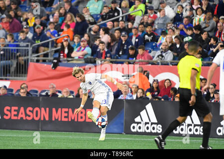 Foxborough Massachusetts, USA. 11. Mai, 2019. San Jose Earthquakes Mittelfeldspieler Florian Jungwirth (23) den Ball während der MLS-Spiel zwischen San Jose Earthquakes und die New England Revolution am Gillette Stadium in Foxborough Massachusetts statt. Boston Niederlagen San Jose 3-1. Eric Canha/CSM/Alamy leben Nachrichten Stockfoto