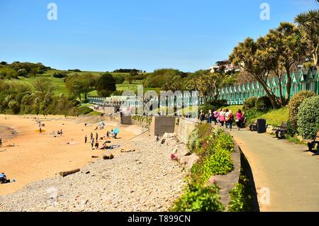 Langland Bay, Gower, Wales, UK. 12. Mai 2019. UK Wetter. Die Menschen in Scharen zu den Sandstrand von Langland Bay auf der Halbinsel Gower außerhalb von Swansea auf einem herrlichen Sonntag Nachmittag, viel versprechende ungebrochen, blauen Himmel und warmen Sonnenschein. Credit: Keith Morris/Alamy leben Nachrichten Stockfoto