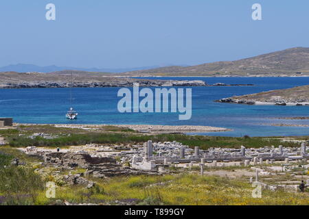 Delos. 3. Mai, 2019. Foto am 3. Mai 2019 zeigt die Landschaft von Delos, Griechenland. Delos, einmal in der boomenden Handelsplatz in der Mitte der Ägäis in der Nähe von Mykonos, ist ein UNESCO Weltkulturerbe mit einer Geschichte von 5000 Jahren. Delos ist in der Griechischen Mythologie als die Heilige Geburtsort von Zwillinge Apollo, der Gott des Lichtes, und Artemis, Göttin der Jagd verehrt. Credit: Li Xiaopeng/Xinhua/Alamy leben Nachrichten Stockfoto