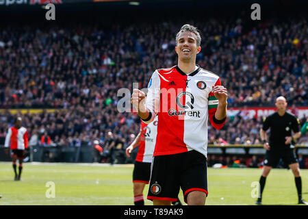 Rotterdam, Niederlande. 12. Mai 2019. ROTTERDAM, Niederlande, 12-05-2019, Stadion De Kuip, niederländische Fußball, Saison 2018/2019, Eredivisie, Feyenoord - ADO Den Haag, Feyenoord Spieler Robin Van Persie lächelt während des Spiels Credit: Pro Schüsse/Alamy leben Nachrichten Stockfoto