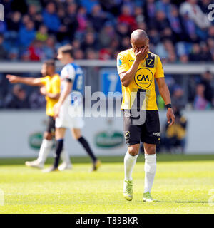 HEERENVEEN, 12-05-2019, Abe Lenstra Stadion, Saison 2018 - 2019, niederländische Eredivisie, NAC Spediteur Michail Rosheuvel niedergeschlagen während des Spiels Heerenveen - NAC. Stockfoto