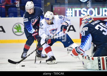 Kosice, Slowakei. 12. Mai 2019. Charles Bertrand (C) der Frankreich konkurriert bei der 2019 IIHF Eishockey WM Slowakei Gruppe ein Spiel zwischen den USA und Frankreich bei Steel Arena am 12. Mai 2019 in Kosice, Slowakei. Credit: Lukasz Laskowski/Xinhua/Alamy leben Nachrichten Stockfoto