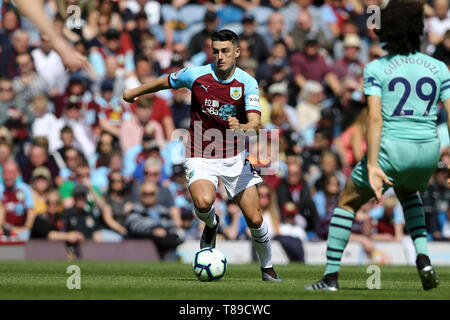 Burnley, Großbritannien. 12. Mai 2019. Matthäus Lowton von Burnley in Aktion. Premier League match, Burnley v Arsenal in Turf Moor in Burnley, Lancashire am Sonntag, den 12. Mai 2019. Dieses Bild dürfen nur für redaktionelle Zwecke verwendet werden. Nur die redaktionelle Nutzung, eine Lizenz für die gewerbliche Nutzung erforderlich. Keine Verwendung in Wetten, Spiele oder einer einzelnen Verein/Liga/player Publikationen. Credit: Andrew Orchard sport Fotografie/Alamy leben Nachrichten Stockfoto