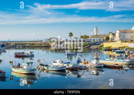 Italien, Sizilien, Scoglitti, kleines Fischerdorf und searesort an der Südküste, Fischerhafen Stockfoto