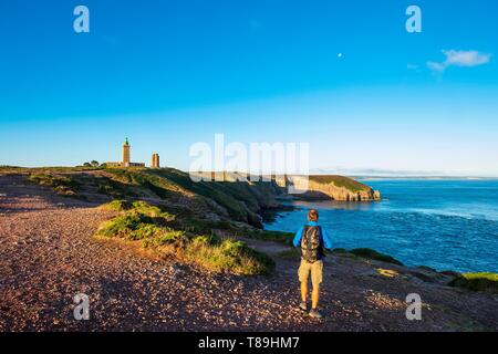 Frankreich, Cotes d'Armor Plevenon, Frehel Cape und seine Leuchttürme, Wanderung auf dem GR34 Wanderweg Stockfoto