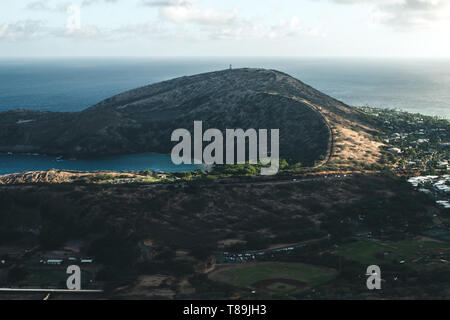 Dieses Bild wurde von der Oberseite der Koko Crater Bahn Wanderung auf meinem Hawaii Ferien in Oahu in der Nähe von Honolulu. Mein Bild wurde am Goldenen Stunde erfasst. Stockfoto