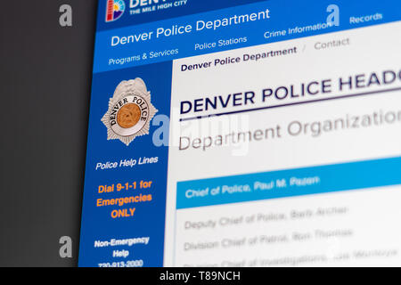 Miami/USA, 05.11.2019: Denver Polizei Abteilung Homepage. In der Nähe von Polizei Logo. Kann als illustrative für Medien verwendet werden. Stockfoto