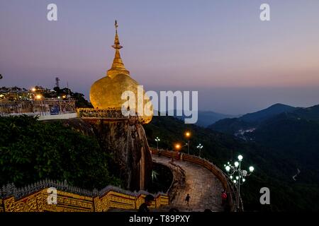 Myanmar, Môn Zustand, Kyaik-Hti-Yo, das Golden Rock, dritte Heilige Birma und heiligen buddhistischen Ort Stockfoto