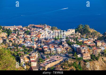 Italien, Sizilien, Taormina, Ansicht von Castelmola Stockfoto