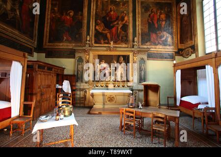 Frankreich, Cote d'Or, Beaune, die st-Hughes Zimmer der Hospices de Beaune oder Hotel Dieu de Beaune ist ein ehemaliges Krankenhaus aus dem fünfzehnten Jahrhundert, heute ein Museum, in Beaune in Burgund, der Gründung von Kanzler Nicolas Rolin stammt von 1443, ist im Jahr 1457 abgeschlossen. Stockfoto