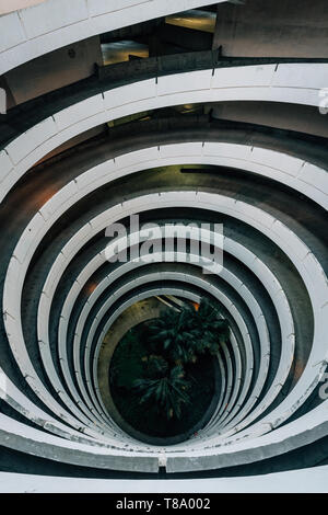 Parkgarage Spirale Rampe, in der Innenstadt von San Diego, Kalifornien Stockfoto