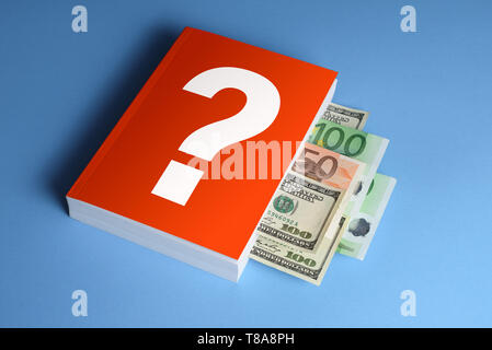 Das Konzept der finanziellen Allgemeinbildung. Ein Buch mit Antworten auf die Frage: Wie, um Geld zu machen und zu investieren. Dollar und Euro Banknoten zwischen Buch Seiten Stockfoto