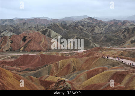 Mehrfarbige Sandstein am Zhangye-Danxia nationaler Geopark, Provinz Gansu, China Stockfoto