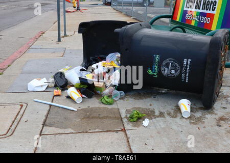 Los Angeles, Kalifornien: Blick von Müll auf der Straße Stockfoto