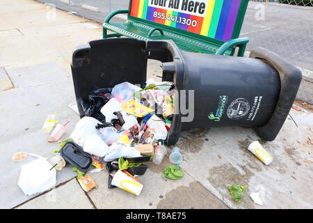 Los Angeles, Kalifornien: Blick von Müll auf der Straße Stockfoto
