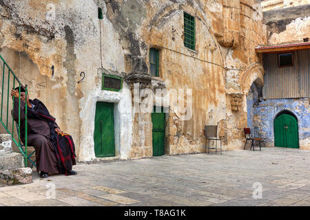 Der alte Hof des äthiopischen Klosters (auch bekannt als Deir El-Sultan) befindet sich auf dem Dach der Kirche des Heiligen Grabes, Altstadt von Jerusalem Stockfoto