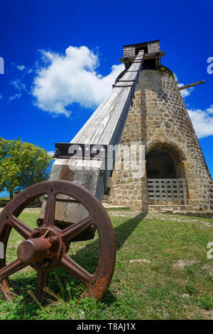 Eine Zuckerwindmühle bei Betty's Hope, einer ehemaligen Zuckerplantage. Antigua. Stockfoto