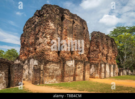 Die eindrucksvollen Überreste des königlichen Palastes in Polonnaruwa in der zentralen Provinz von Sri Lanka. Stockfoto