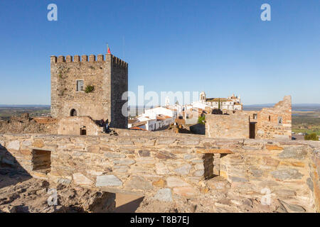 Historische Burg im Dorf Monsaraz, Alto Alentejo, Portugal, Südeuropa Stockfoto