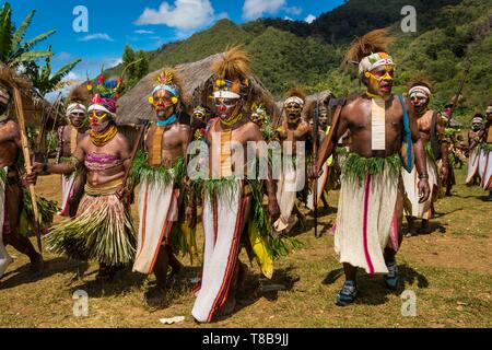 Papua-neuguinea, Hela Provinz, Krieger gekleidet in traditioneller Weise anlässlich eines Singen - Singen Stockfoto