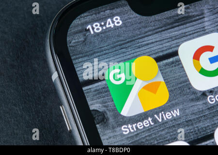 Sankt-Petersburg, Russland, 12. April 2018: Google Street View Symbol auf Apple iPhone X-close-up. Google StreetView App Symbol. Google St Stockfoto