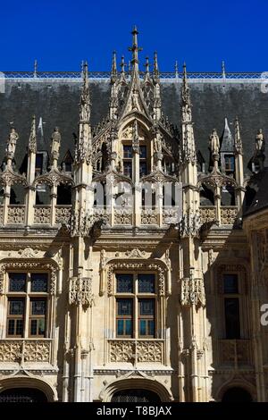 Frankreich, Seine Maritime, Rouen, Palais de la Justice (Gerichtsgebäude), die einst Sitz des Parlement (Französische Gericht) der Normandie und eine ziemlich einzigartige Leistungen der Gotischen bürgerlichen Architektur aus dem späten Mittelalter in Frankreich, Fassade des Gerichtshofes Stockfoto