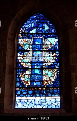 Frankreich, Seine-Maritime, Cote d'Albatre (Alabaster Küste), Pays de Caux, die saint-valery Kirche von Varengeville-sur-Mer, Glasmalerei der Wurzel Jesse von Georges Braque Stockfoto