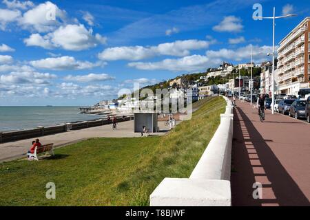 Frankreich, Seine Maritime, Le Havre Boulevard Albert 1er am Strand entlang und der Hügel von Sainte Adresse im Hintergrund Stockfoto