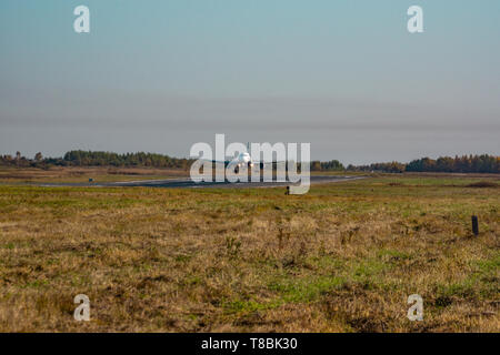 Chabarowsk, Russland - 29.September 2018: Flugzeug Airbus A319-100 VP-BUO Aurora Airline landet auf dem Flughafen von Chabarowsk. Stockfoto