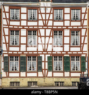 Große Fassade Fachwerk Haus in Monschau, Eifel, Deutschland Stockfoto