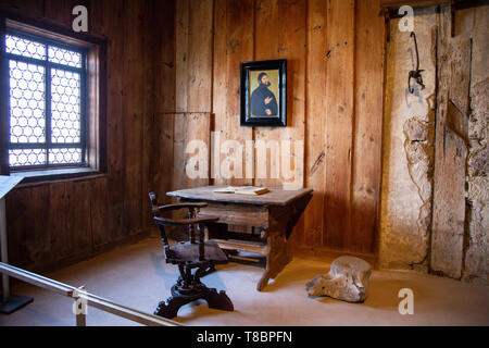 Luther auf der Wartburg bei Eisenach, UNESCO-Weltkulturerbe, Thüringen, Deutschland hier Martin Luther die Bibel übersetzt. Stockfoto