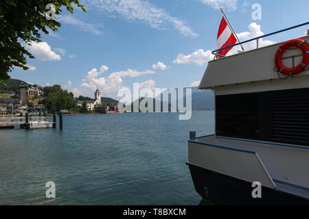 Blick auf St. Wolfgang und Wolfgangsee, Salzkammergut, Österreich Stockfoto