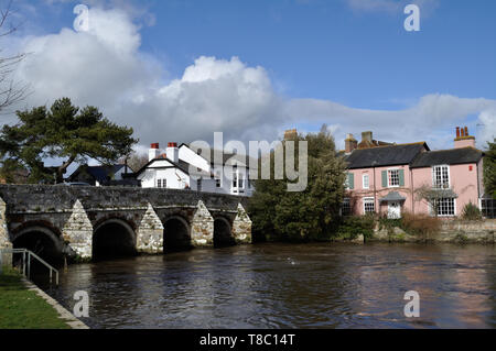 Stadt Brücke, die den Fluss Avon in Christchurch, Dorset. Stockfoto